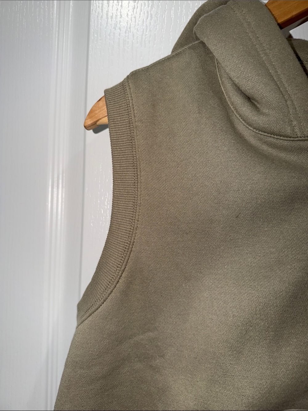Wild Fable Sleeveless Zip-Up Hoodie Vest in Olive size XLarge - Picture 2 of 5
